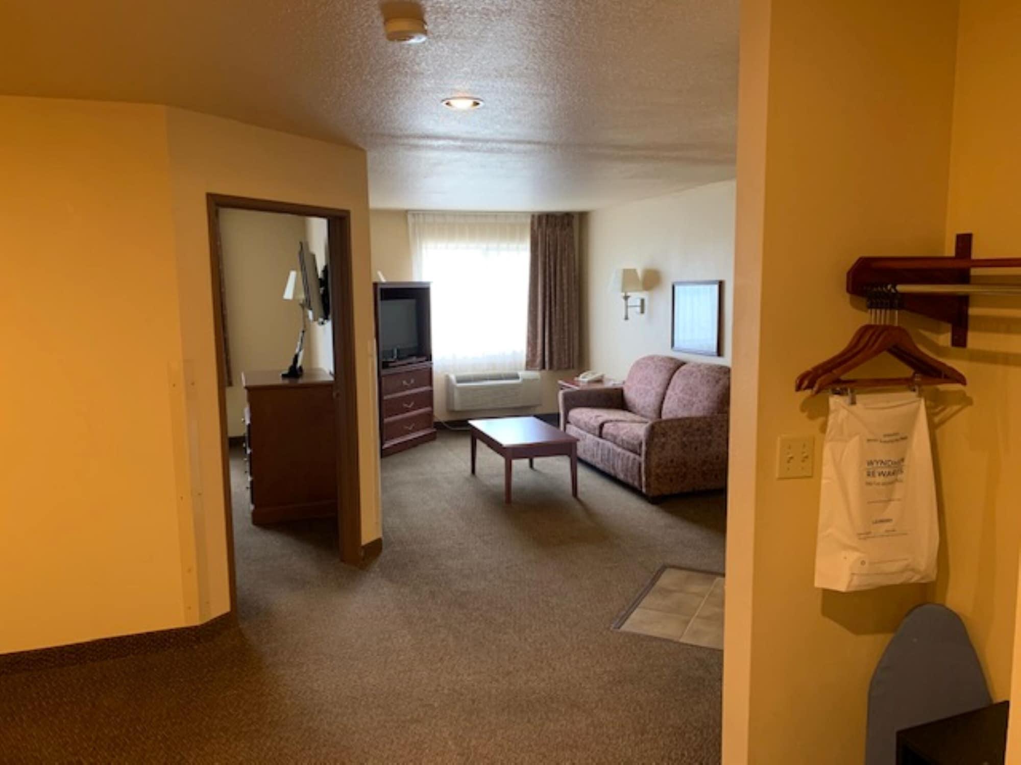 Super 8 By Wyndham Perryville Exterior photo