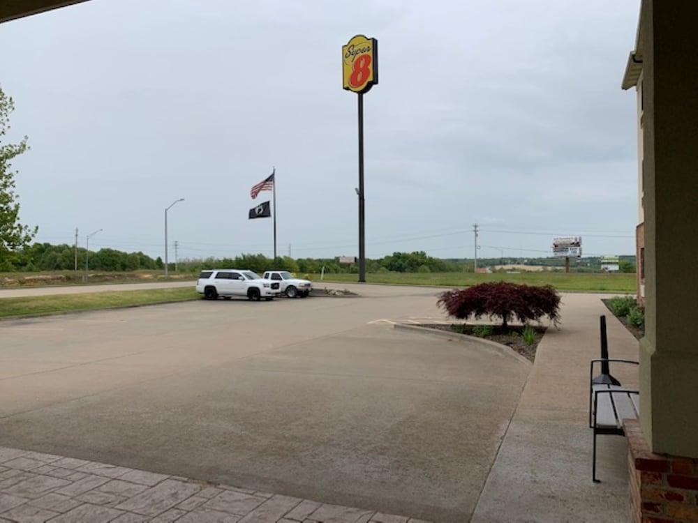 Super 8 By Wyndham Perryville Exterior photo