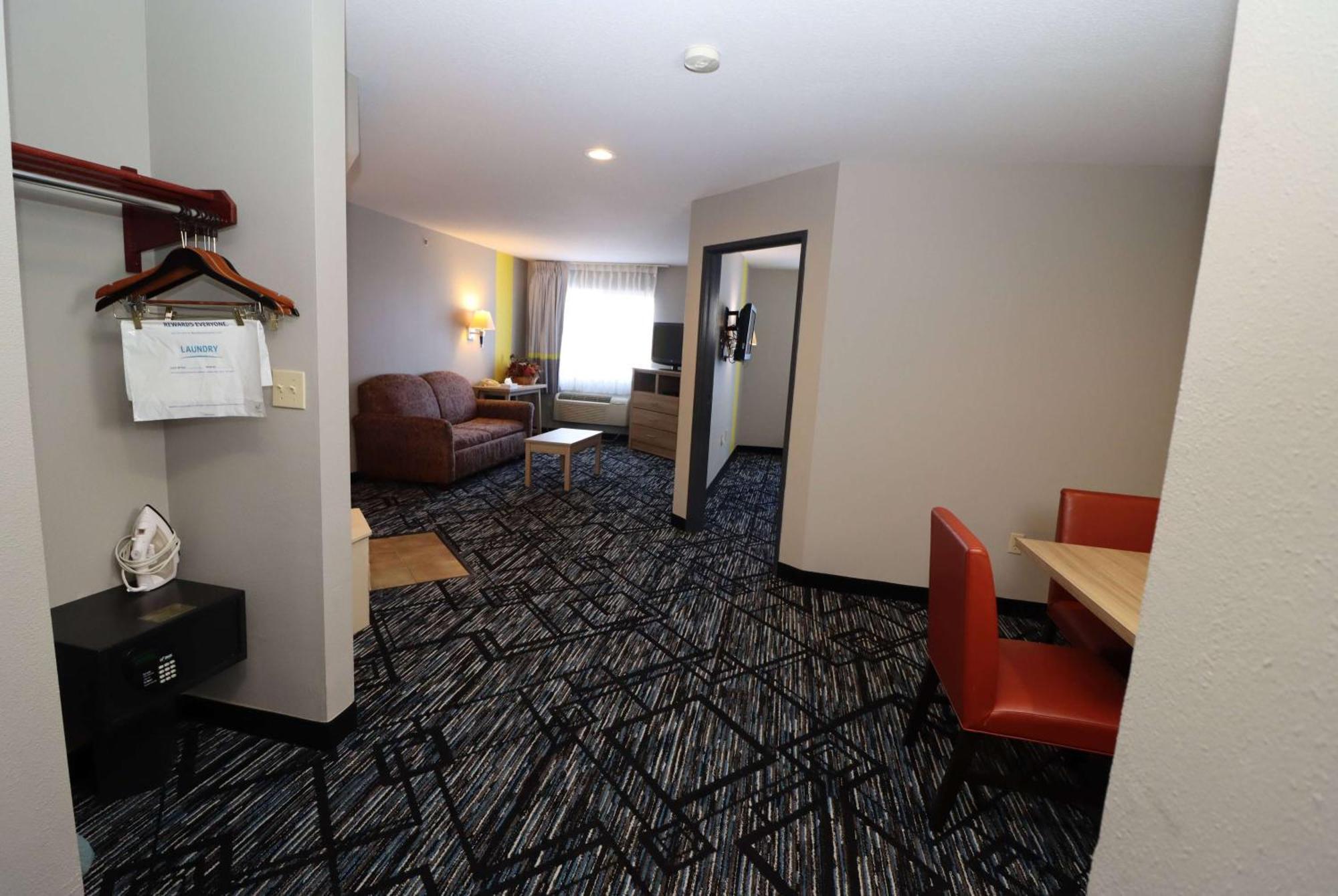 Super 8 By Wyndham Perryville Exterior photo